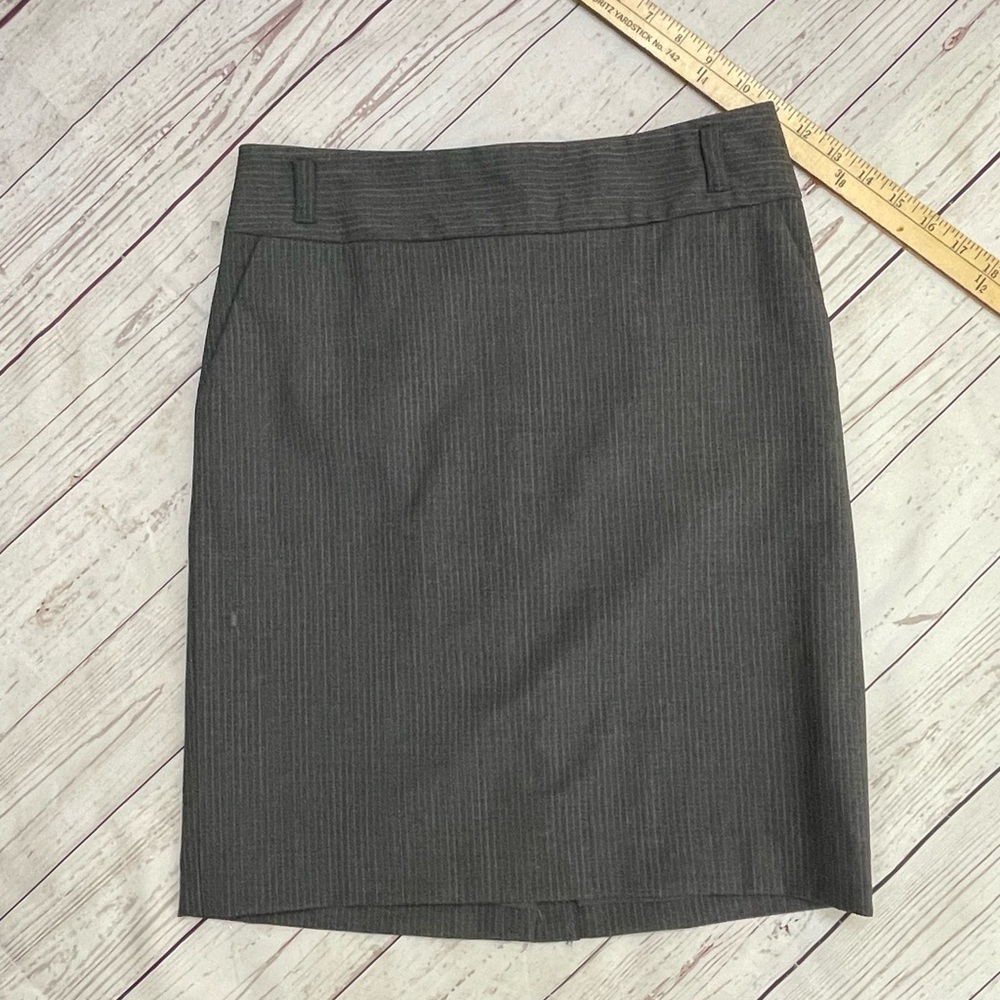 Banana Republic 0 Stretch Gray Pencil‎ Skirt Mid Thigh Work Career Business
